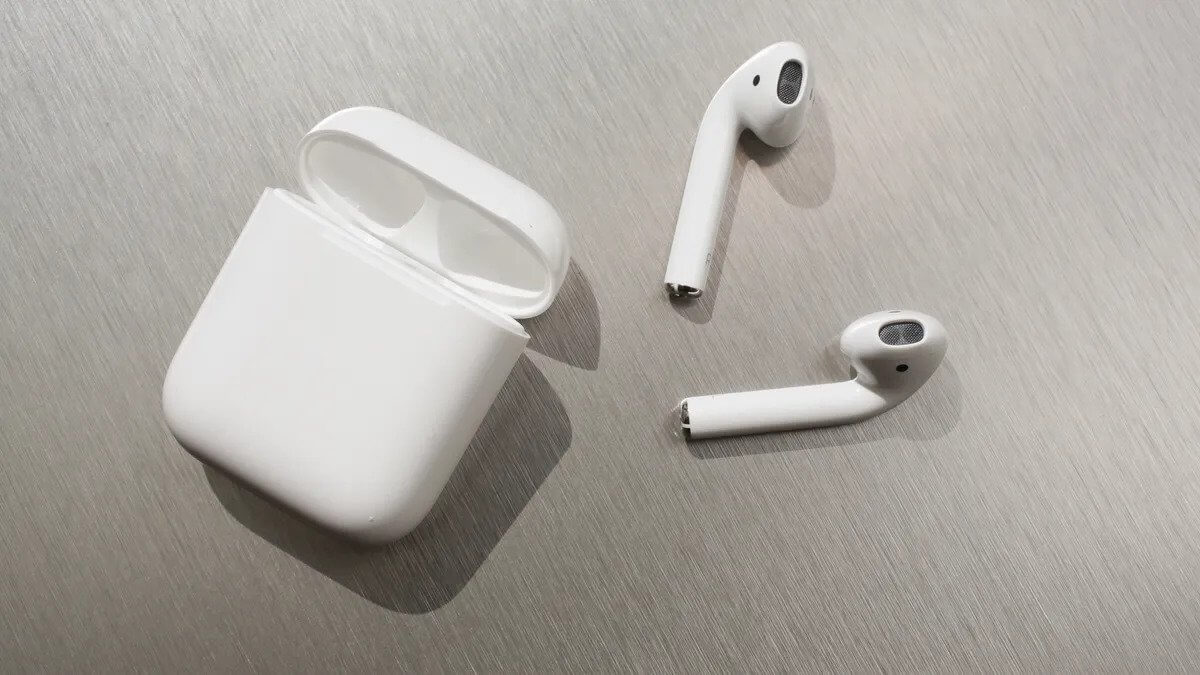 why won't my airpods connect to my iphone 8 plus