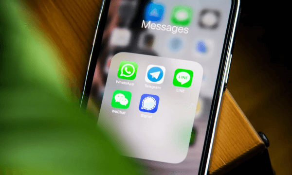 how to restore WhatsApp contacts on iPhone