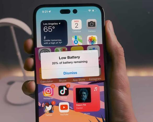 IPHONE BATTERY IN 15 PERCENT; IPHONE USERS; ANDROID BATTERY'S AT 0