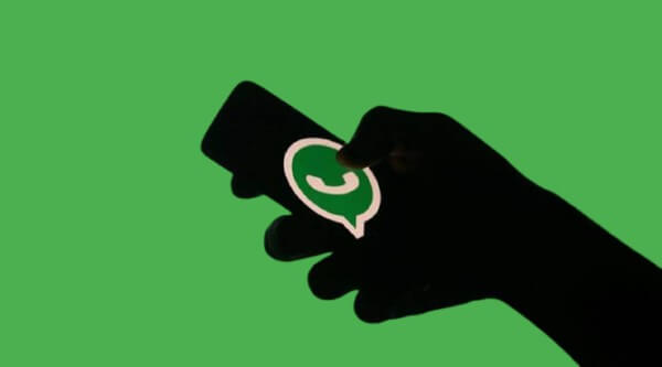 how to share location on WhatsApp